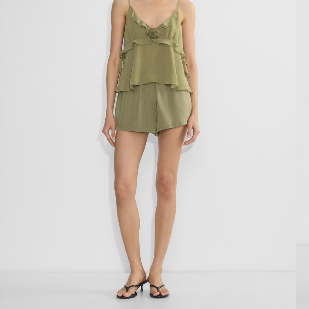 Aritzia NWT Wilfred shorts size small